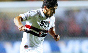 Abaixa a cabeça e vai empurrando todo mundo!