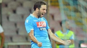 Higuaín comemora o primeiro gol sobre o vice-campeão europeu