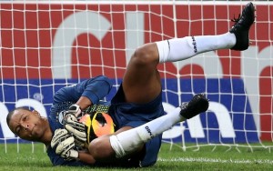 "Peguei essa bola do Pato e vou fazer uma pose"