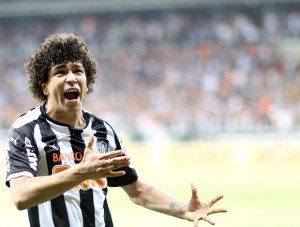 Luan, o Tupanzinho do Galo decide mais um