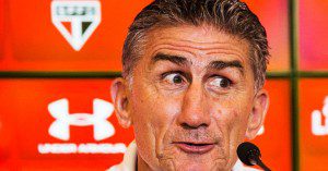 edgardo-bauza-e-apresentado-no-sao-paulo-1450893010009_956x500