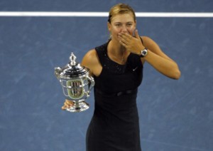 maria-sharapovas-iconic-black-and-white-tennis-outfits-425x301_1