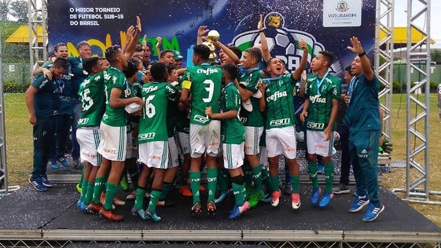 PALMEIRAS. CAMPEÃO. FLAMENGO. VICE-CAMPEÃO. COPA DO BRASIL DE FUTEBOL INFANTIL. SUB-15. COPA VOTORANTIM.