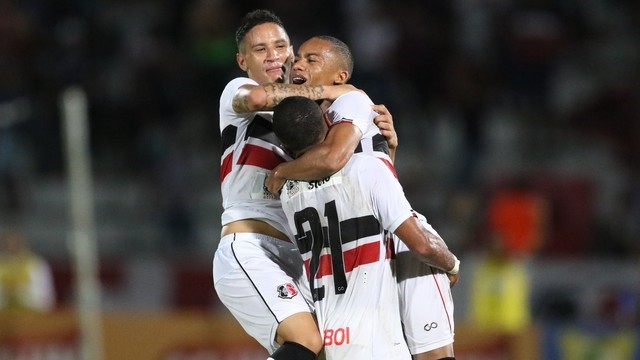 COPA DO NORDESTE. GRUPO A. PRIMEIRA FASE. SANTA CRUZ-PE. CRB-AL. COPA VERDE. OITAVAS DE FINAL. PAYSANDU-PA. CLASSIFICADO. INTERPORTO. ELIMINADO.