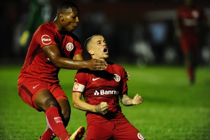 COPA DO BRASIL. QUARTA FASE. CLASSIFICADOS. INTERNACIONAL-RS. SÃO PAULO-SP. ATLÉTICO-MG. GOIÁS-GO. NÁUTICO-PE. ELIMINADOS. CIANORTE-PR. CRB-AL. FIGUEIRENSE-SC. CORITIBA-PR. CUIABÁ-MT. TERCEIRA FASE.