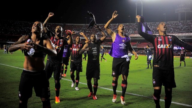 COPA DO BRASIL. QUARTA FASE. ATLÉTICO-PR. VITÓRIA-BA. ATLÉTICO-MG. PONTE PRETA-SP. GOIÁS-GO. CLASSIFICADOS. SÃO PAULO-SP. INTERNACIONAL-RS. NÁUTICO-PE. FERROVIÁRIO-CE. AVAÍ-SC. ELIMINADOS. OITAVAS DE FINAL. FLAMENGO-RJ. VASCO-RJ. CRUZEIRO-MG. SANTOS-SP. CORINTHIANS-SP. PALMEIRAS-SP. CHAPECOENSE-SC. GRÊMIO-RS. AMÉRICA-MG. LUVERDENSE-MT. BAHIA-BA.
