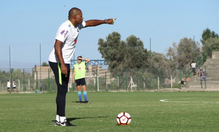 SELEÇÃO BRASILEIRA. MASCULINA E FEMININA.