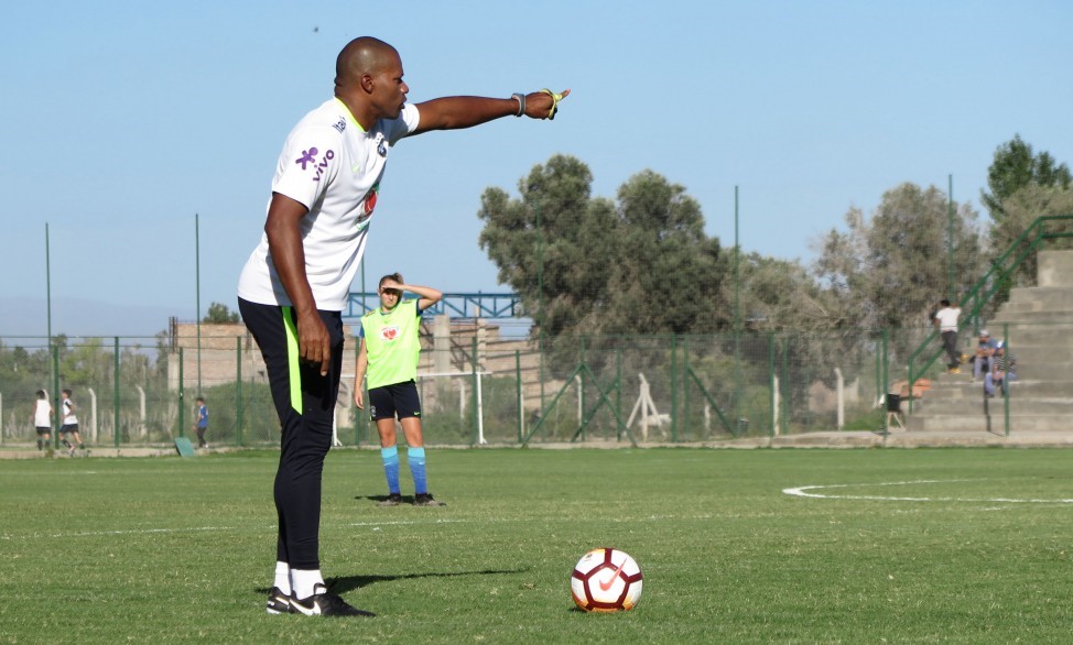 SELEÇÃO BRASILEIRA. MASCULINA E FEMININA.