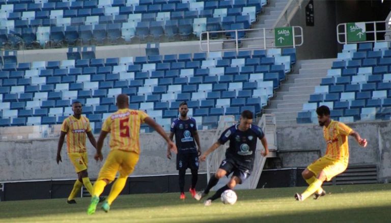 CAMPEONATO BRASILEIRO DA SÉRIE D. PRIMEIRA RODADA. MANAUS-AM. BARÉ-RR. GRUPO 1. GRUPO 7. SERGIPE-SE. ASA-AL. GRUPO 10. IPORÁ-GO. BRASILIENSE-DF. DOM BOSCO-MT. CORUMBAENSE-MS. GRUPO 11. CEILÂNDIA-DF. SINOP-MT. GRUPO 12. URT-MG. ESPÍRITO SANTO-ES. GRUPO 14. MADUREIRA-RJ. LINENSE-SP. GRUPO 16. FERROVIÁRIA-SP. NOVO HAMBURGO-RS. GRUPO 17. SÃO JOSÉ-RS. BRUSQUE-SC.