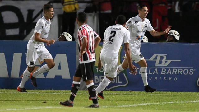 COPA DO NORDESTE. QUARTAS DE FINAL. ABAC-RN. CLASSIFICADO. SANTA CRUZ-PE. ELIMINADO. VITÓRIA-BA. SAMPAIO CORRÊA-MA. CEARÁ-CE. CRB-AL. SEMIFINAIS. BAHIA-BA. ABC-RN.