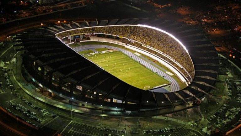 ESTÁDIO MANGUEIRÃO EM BELÉM. ATLÉTICO-ES. PAYSANDU-PA. FINAL DA COPA VERDE DE 2018.