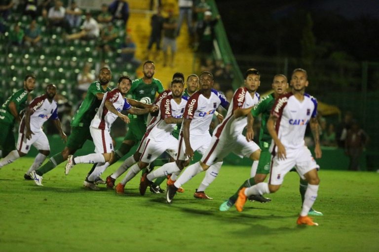 CAMPEONATO BRASILEIRO. SÉRIE A. QUARTA RODADA. CHAPECOENSE-SC. PARANÁ CLUBE-PR.