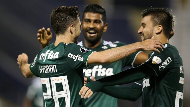 TAÇA LIBERTADORES DA AMÉRICA DE 2018. FASE DE GRUPOS. GRUPO 3. LIBERTAD. PARAGUAI. THE STRONGEST. BOLÍVIA. GRUPO 4. RIVER PLATE. ARGENTINA. INDEPENDIENTE SANTA FÉ. COLÔMBIA. GRUPO 5. RACING. ARGENTINA. UNIVERSIDAD DE CHILE. CHILE. GRUPO 8. ALIANZA LIMA. PERU. PALMEIRAS-SP. BRASIL.