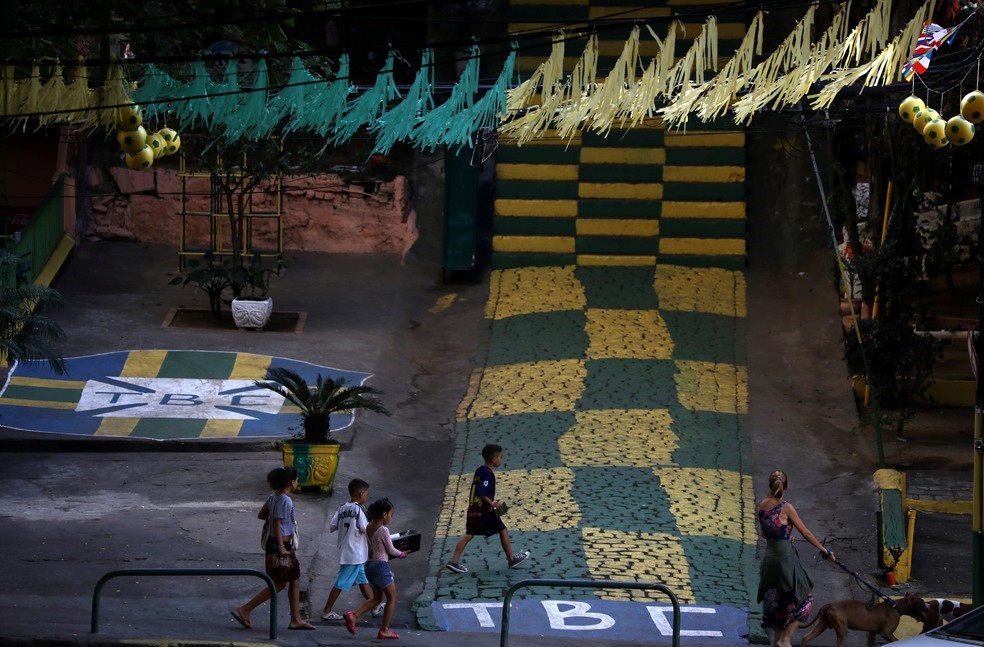 COPA DO MUNDO DE 2018. RUAS ENFEITADAS.