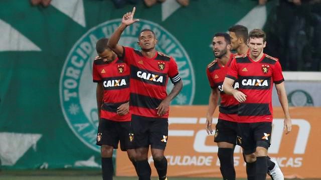 CAMPEONATO BRASILEIRO. SÉRIE A. OITAVA RODADA. VASCO-RJ. PARANÁ CLUBE-PR. SPORT-PE. ATLÉTICO-MG. INTERNACIONAL-RS. VITÓRIA-BA.