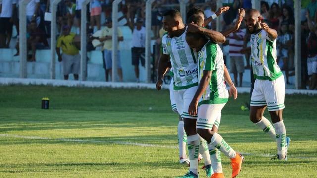 CAMPEONATO BRASILEIRO. SÉRIE A. SEGUNDA FASE. INDEPENDENTE-PA. ELIMINADO. RIO BRANCO-AC. CLASSIFICADO. ALTOS-PI. CLASSIFICADO. NACIONAL-AM. ELIMINADO. MOTO CLUB-MA. CLASSIFICADO. FLUMINENSE DE FEIRA DE SANTANA-BA. ELIMINADO. AMÉRICA-RN. ELIMINADO. IMPERATRIZ-MA. CLASSIFICADO. CAMPINENSE-PB. CLASSIFICADO. ITABAIANA-SE. ELIMINADO. IPORÁ-GO. CLASSIFICADO. NOVOPERÁRIO-MS. ELIMINADO. CAXIAS-RS. CLASSIFICADO. MARINGÁ-PR. ELIMINADO.TUBARÃO-SC. CLASSIFICADO. BRUSQUE-SC. ELIMINADO. OITAVAS DE FINAL. MANAUS-AM. RIO BRANCO-AC. ALTOS-PI. FERROVIÁRIO-CE. MOTO CLUB-MA. IMPERATRIZ-MA. BRASILIENSE-DF. CAMPINENSE-PB. TREZE-PB. IPORÁ-GO. LINENSE-SP. NOVORIZONTINO-SP. UBERLÂNDIA-MG. CAXIAS-RS. TUBARÃO-SC. SÃO JOSÉ-RS.