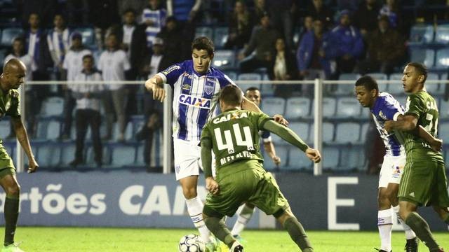 CAMPEONATO BRASILEIRO. SÉRIE B. DÉCIMA RODADA. AVAÍ-SC. CORITIBA-PR. PAYSANDU-PA. GOIÁS-GO. LONDRINA-PR. JUVENTUDE-RS.
