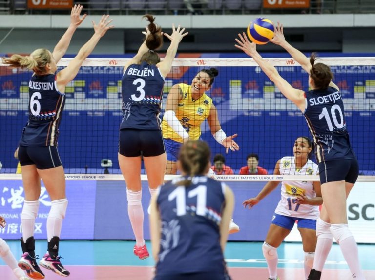 LIGA DAS NAÇÕES DE VÔLEI FEMININO DE 2018. BRASIL. HOLANDA. CHINA.