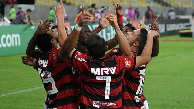 CAMPEONATO BRASILEIRO. SÉRIE A. DÉCIMA PRIMEIRA RODADA. FLAMENGO-RJ. PARANÁ CLUBE-PR. SANTOS-SP. INTERNACIONAL-RS. GRÊMIO-RS. AMÉRICA-MG. ATLÉTICO-MG. FLUMINENSE-RJ. BOTAFOGO-RJ. BAHIA-BA,. CEARÁ-CE. PALMEIRAS-SP.