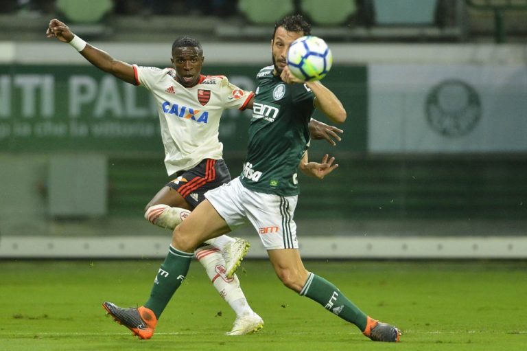 CAMPEONATO BRASILEIRO. SÉRIE A. DÉCIMA SEGUNDA RODADA. CHAPECOENSE-SC. AMÉRICA-MG. BOTAFOGO-RJ. ATLÉTICO-PR. CRUZEIRO-MG. PARANÁ CLUBE-PR. FLAMENGO-RJ. PALMEIRAS-SP. SPORT-PE. GRÊMIO-RS. FLUMINENSE-RJ. SANTOS-SP. INTERNACIONAL-RS. VASCO-RJ. ATLÉTICO-MG. CEARÁ-CE. BAHIA-BA. CORINTHIANS-SP.