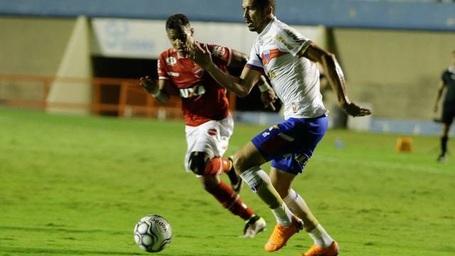 CAMPEONATO BRASILEIRO. SÉRIE B. NONA RODADA. JUVENTUDE-RS. ATLÉTICO-GO. FIGUEIRENSE-SC. LONDRINA-PR. CRICIÚMA-SC. PAYSANDU-PA. CORITIBA-PR. CRB-AL. BOA ESPORTE-MG. SÃO BENTO-SP. CSA-AL. GUARANI-SP. SAMPAIO CORRÊA-MA. AVAÍ-SC. PONTE PRETA-SP. GOIÁS-GO. OESTE-SP. BRASIL DE PELOTAS-RS. VILA NOVA-GO. FORTALEZA-CE.