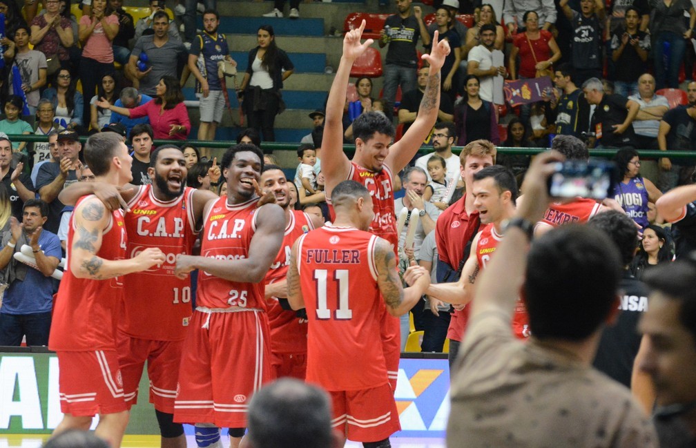 NOVO BASQUETE BRASIL. FINAL. PAULISTANO-SP. CAMPEÃO. MOGI-SP. VICE-CAMPEÃO.