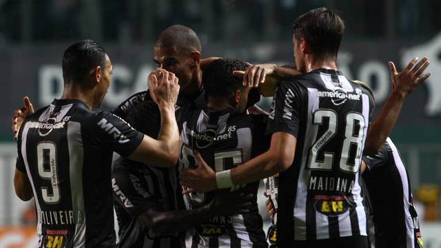 CAMPEONATO BRASILEIRO SÉRIE A. DÉCIMA QUINTA RODADA. FLAMENGO-RJ. SANTOS-SP. CORINTHIANS-SP. CRUZEIRO-MG. PALMEIRAS-SP. FLUMINENSE-RJ. PARANÁ CLUBE-PR. ATLÉTICO-MG.