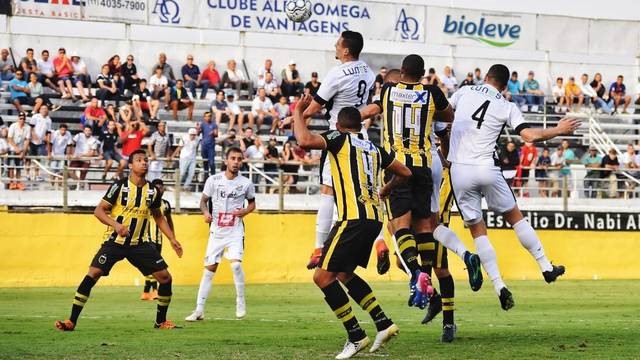 CAMPEONATO BRASILEIRO. SÉRIE C. DÉCIMA QUINTA RODADA. GRUPO A. NÁUTICO-PE. SANTA CRUZ-PE. JUAZEIRENSE-BA. BOTAFOGO-PB. GRUPO B. TOMBENSE-MG. YPIRANGA-RS. BRAGANTINO-SP. VOLTA REDONDA-RJ.