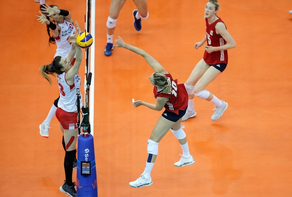LIGA DAS NAÇÕES DE VÔLEI FEMININO. ESTADOS UNIDOS CAMPEÃO. TURQUIA. VICE-CAMPEÃO.