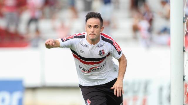 CAMPEONATO BRASILEIRO. SÉRIE C. DÉCIMA SEXTA RODADA. GRUPO A. SANTA CRUZ-PE. JUAZEIRENSE-BA. SALGUEIRO-PE.GRUPO B. BOTAFOGO-SP. OPERÁRIO-PR. TUPI-MG. JOINVILLE-SC. VOLTA REDONDA-RJ. TOMBENSE-MG. LUVERDENSE-MT. BRAGANTINO-SP.