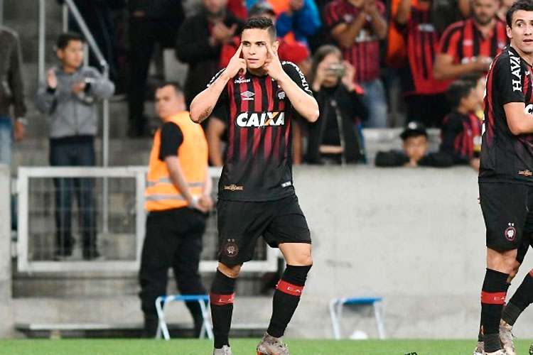 CAMPEONATO BRASILEIRO. DÉCIMA QUINTA RODADA. ATLÉTICO-PR. VASCO-RJ. BAHIA-BA. CEARÁ-CE. SÉRIE A.