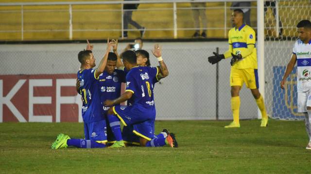 CAMPEONATO BRASILEIRO. SÉRIE C. DÉCIMA SÉTIMA RODADA. GRUPO A. ATLÉTICO-AC. CONFIANÇA-SE. GLOBO-RN. BOTAFOGO-PB. JUAZEIRENSE-BA. SANTA CRUZ-PE. GRUPO B. OPERÁRIO-PR. BRAGANTINO-SP. JOINVILLE-SC. LUVERDENSE-MT.
