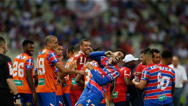 CAMPEONATO BRASILEIRO. SÉRIE B. VIGÉSIMA TERCEIRA RODADA. FORTALEZA-CE. LONDRINA-PR. PONTE PRETA-SP. GUARANI-SP. SÃO BENTO-SP. AVAÍ-SC. VILA NOVA-GO. GOIÁS-GO. CSA-AL. CRICIÚMA-SC. PAYSANDU-PA. SAMPAIO CORRÊA-MA. JUVENTUDE-RS. BOA ESPORTE-MG.