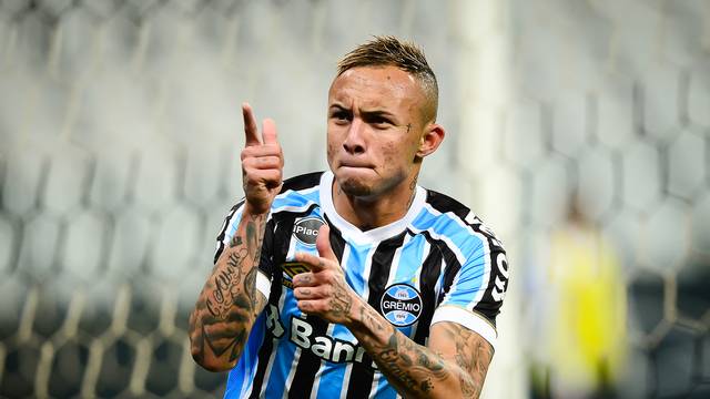 CAMPEONATO BRASILEIRO. SÉRIE A. DÉCIMA NONA RODADA. GRÊMIO-RS. CORINTHIANS-SP. SANTOS-SP. SPORT-PE.