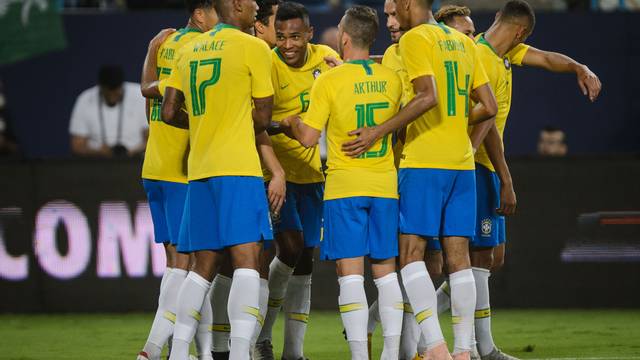 AMISTOSO. BRASIL. ARÁBIA SAUDITA.