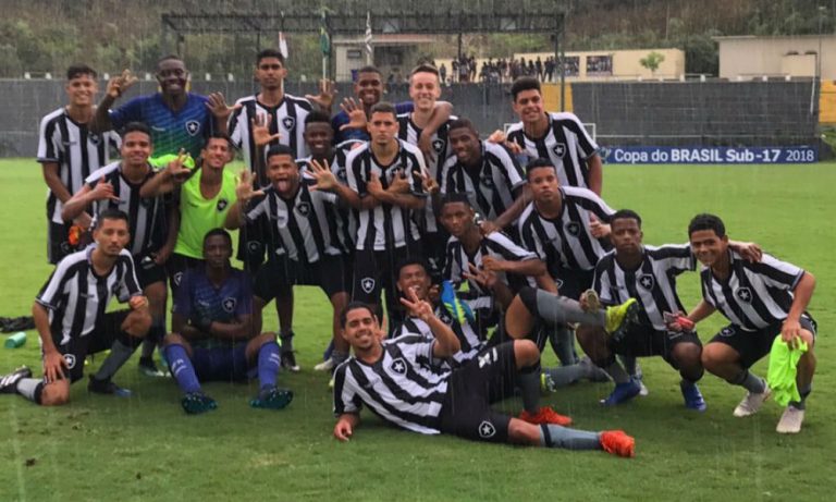COPA DO BRASIL SUB-17. DEZESSEIS AVOS DE FINAL. VASCO-RJ. CLASSIFICADO. OESTE-SP. ELIMINADO. ATLÉTICO-PR. CLASSIFICADO.BAHIA-BA. ELIMINADO. CHAPECOENSE-SC. ELIMINADO. AMÉRICA-MG. SPORT-PE. ELIMINADO. CORITIBA-PR. CLASSIFICADO. BOTAFOGO-RJ. CLASSIFICADO. PAYSANDU-PA. ELIMINADO.