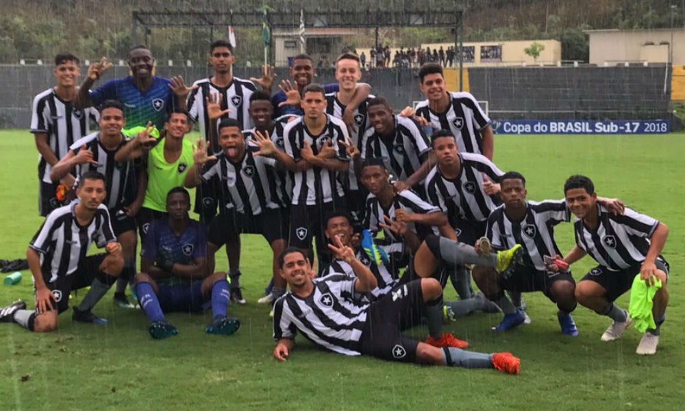 COPA DO BRASIL SUB-17. DEZESSEIS AVOS DE FINAL. VASCO-RJ. CLASSIFICADO. OESTE-SP. ELIMINADO. ATLÉTICO-PR. CLASSIFICADO.BAHIA-BA. ELIMINADO. CHAPECOENSE-SC. ELIMINADO. AMÉRICA-MG. SPORT-PE. ELIMINADO. CORITIBA-PR. CLASSIFICADO. BOTAFOGO-RJ. CLASSIFICADO. PAYSANDU-PA. ELIMINADO.