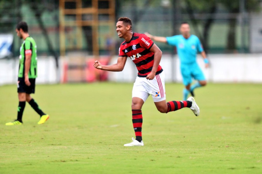 COPA DO BRASIL SUB-17. OITAVAS DE FINAL. FLAMENGO-RJ. CLASSIFICADO. AMÉRICA-MG. ELIMINADO. CRUZEIRO-MG. ELIMINADO. FLUMINENSE-RJ. CLASSIFICADO. QUARTAS DE FINAL. SÃO PAULO-SP. FLAMENGO-RJ. CORITIBA-PR. SANTOS-SP. CORINTHIANS-SP. FLUMINENSE-RJ. VASCO-RJ. PALMEIRAS-SP.