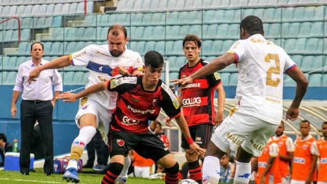 CAMPEONATO BRASILEIRO. TRIGÉSIMA PRIMEIRA RODADA. GUARANI-SP. AVAÍ-SC. OESTE-SP. FORTALEZA-CE. FIGUEIRENSE-SC. CORITIBA-PR. LONDRINA-PR. SÃO BENTO-SP.