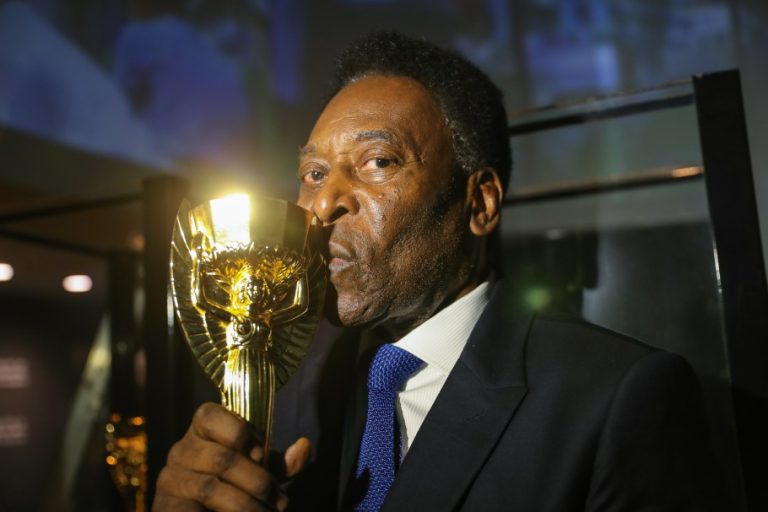PELÉ. 78 ANOS. REI DO FUTEBOL.