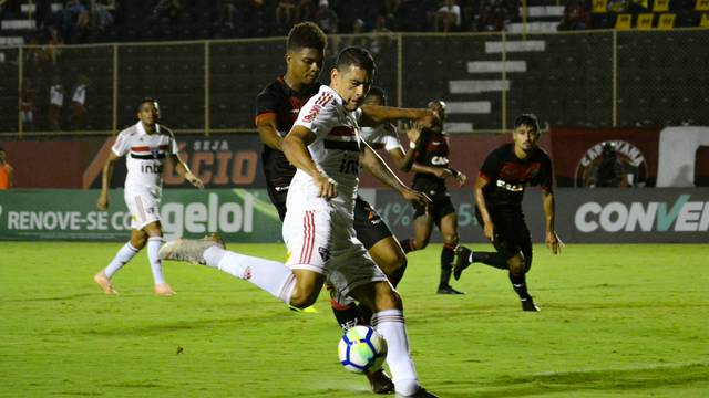 CAMPEONATO BRASILEIRO. SÉRIE A. TRIGÉSIMA PRIMEIRA RODADA. VITÓRIA-BA. SÃO PAULO-SP. VASCO-RJ. INTERNACIONAL-RS.