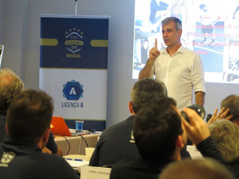 FUTEBOL. CIÊNCIA. PREPARAÇÃO.