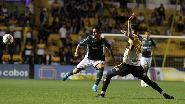 CAMPEONATO BRASILEIRO. SÉRIE B. TRIGÉSIMA QUARTA RODADA. CRICIÚMA-SC. GOIÁS-GO. JUVENTUDE-RS. BRASIL DE PELOTAS-RS.