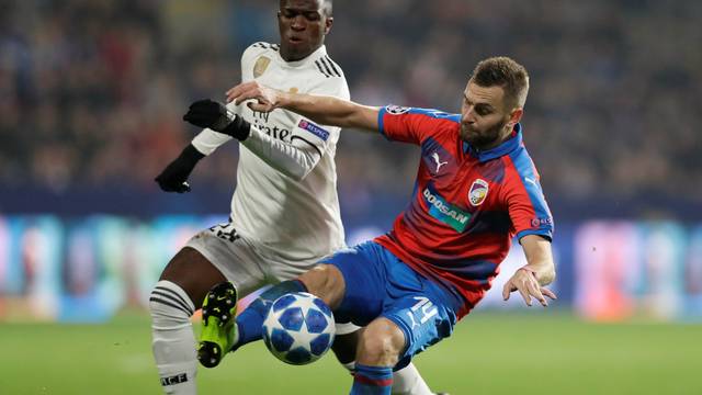 LIGA DOS CAMPEÕES DA EUROPA TEMPORADA DE 2018/2019. GRUPO E. BAYERN DE MUNIQUE. ALEMANHA, AEK ATENAS. GRÉCIA. BENFICA. PORTUGAL. AJAX. HOLANDA. GRUPO F. MANCHESTER CITY. INGLATERRA. LYON. FRANÇA. HOFFEINHEM. ALEMANHA. SHAKHTAR DONETSK. UCRÂNCIA. GRUPO G. REAL MADRID. ESPANHA. ROMA. ITÁLIA. CSKA MOSCOU. RÚSSIA. VIKTORIA PLZEN. REPÚBLICA TCHECA. GRUPO H. MANCHESTER UNITED. INGLATERRA. JUVENTUS. ITÁLIA. VALÊNCIA. ESPANHA. YOUNG BOYS. SUÍÇA. QUARTA RODADA.