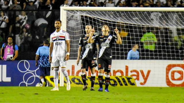 CAMPEONATO BRASILEIRO. TRIGÉSIMA SEXTA RODADA. VASCO-RJ. SÃO PAULO-SP. SPORT-PE. CHAPECOENSE-SC. PARANÁ CLUBE-PR. CEARÁ-CE. BAHIA-BA. FLUMINENSE-RJ.