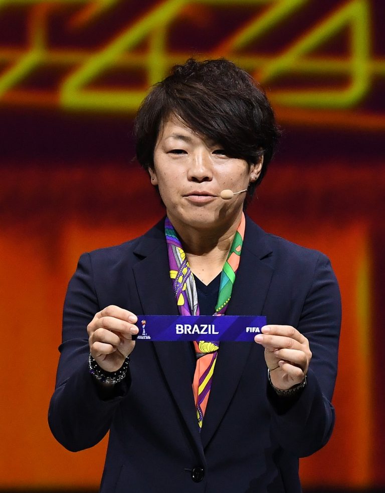 COPA DO MUNDO DE FUTEBOL FEMININO DE 2019. GRUPO A. FRANÇA. COREIA DO SUL. NORUEGA. NIGÉRIA. GRUPO B. ALEMANHA. CHINA. ESPANHA. ÁFRICA DO SUL. GRUPO C. AUSTRÁLIA. BRASIL. ITÁLIA. JAMAICA. GRUPO D. INGLATERRA. ESCÓCIA. ARGENTINA. JAPÃO. GRUPO E. CANADÁ. CAMARÕES. NOVA ZELÂNDIA. HOLANDA. GRUPO F. ESTADOS UNIDOS. TAILÂNDIA. CHILE. SUÉCIA. FASE DE GRUPOS.