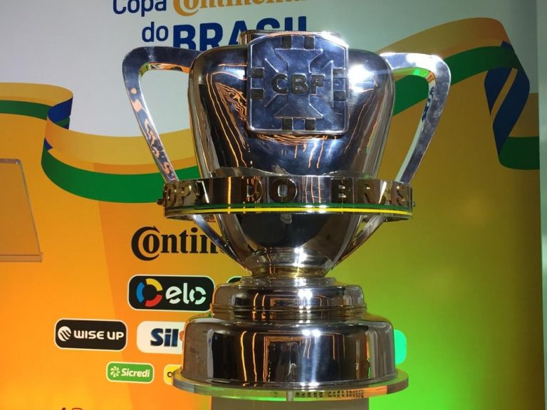 COPA DO BRASIL DE 2019. PRIMEIRA FASE. 80 TIMES. SEGUNDA FASE. 40 TIMES. TERCEIRA FASE. 20 TIMES. QUARTA FASE. 10 TIMES. OITAVAS DE FINAL. 16 TIMES. QUARTAS DE FINAL. 8 TIMES. SEMIFINAIS. 4 TIMES. FINAL. 2 TIMES.