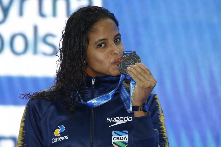 MUNDIAL DE NATAÇÃO. BRASIL. MEDALHA DE BRONZE. ETIENE MEDEIROS.