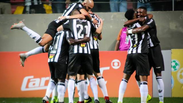CAMPEONATO BRASILEIRO DA SÉRIE A. TRIGÉSIMA OITAVA RODADA. FLAMENGO-RJ. ATLÉTICO-PR. ATLÉTICO-MG. BOTAFOGO-RJ.