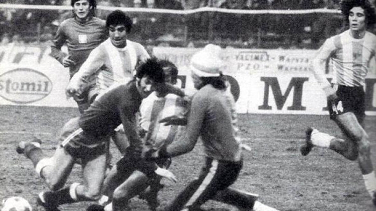 POLÍTICA. ARGENTINA. DÉCADA DE 1970. POLÔNIA.